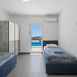 Family Friendly House With A Swimming Pool Kastel Sucurac, Kastela - 21678 Ferienhaus