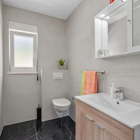 Family Friendly House With A Swimming Pool Kastel Sucurac, Kastela - 21678 Kastel Sucurac