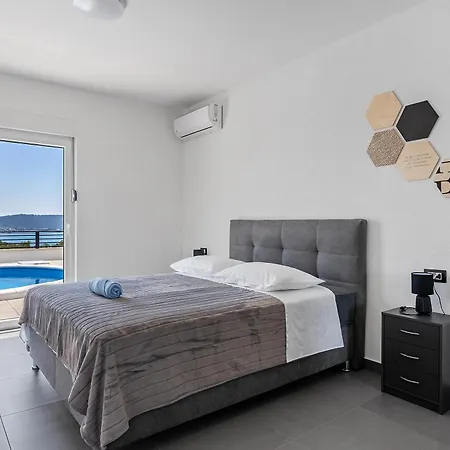 Family Friendly House With A Swimming Pool Kastel Sucurac, Kastela - 21678 Holiday home