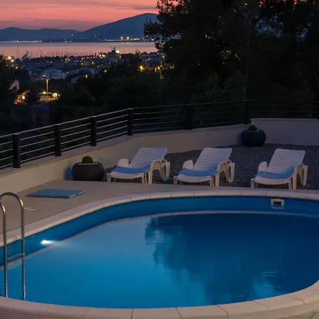Family Friendly House With A Swimming Pool Kastel Sucurac, Kastela - 21678 Holiday home Kastel Sucurac