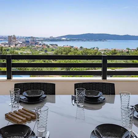 Family Friendly House With A Swimming Pool Kastel Sucurac, Kastela - 21678 Kastel Sucurac