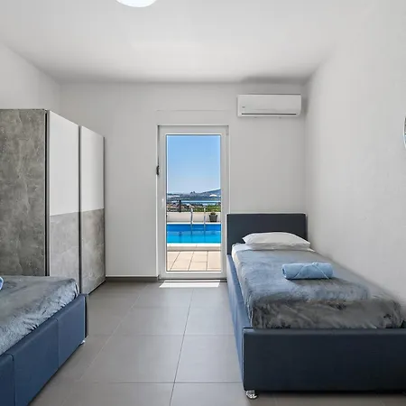 Family Friendly House With A Swimming Pool Kastel Sucurac, Kastela - 21678 Holiday home