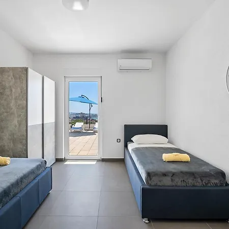 Holiday home Family Friendly House With A Swimming Pool Kastel Sucurac, Kastela - 21678