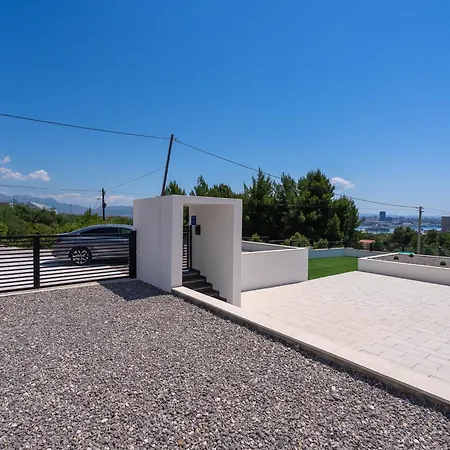 Family Friendly House With A Swimming Pool Kastel Sucurac, Kastela - 21678 * Kaštel Sućurac